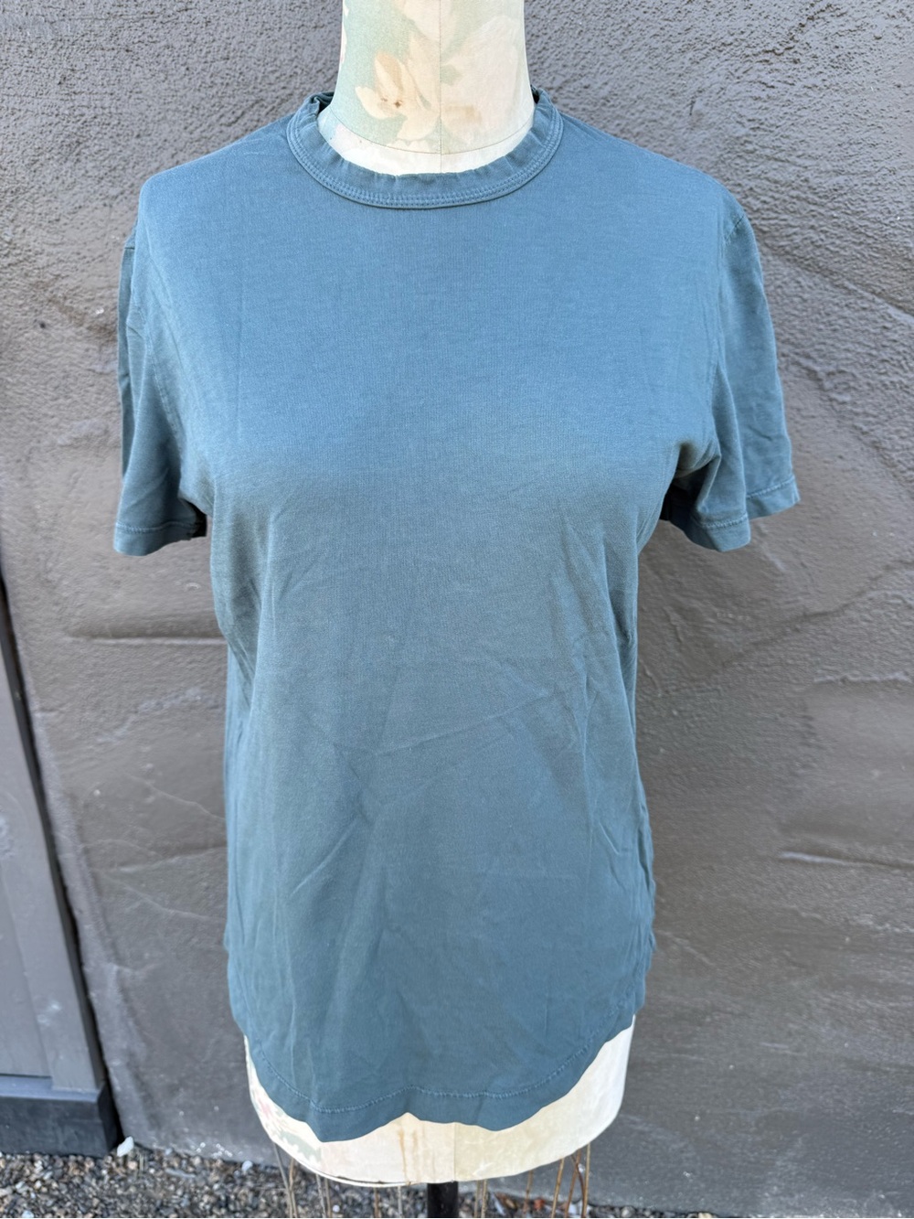 Buck Mason Short Sleeve Crew Neck Tee in Dusty Teal
